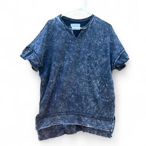 WCSP Women Size XL Black Top Made In USA small hole in back